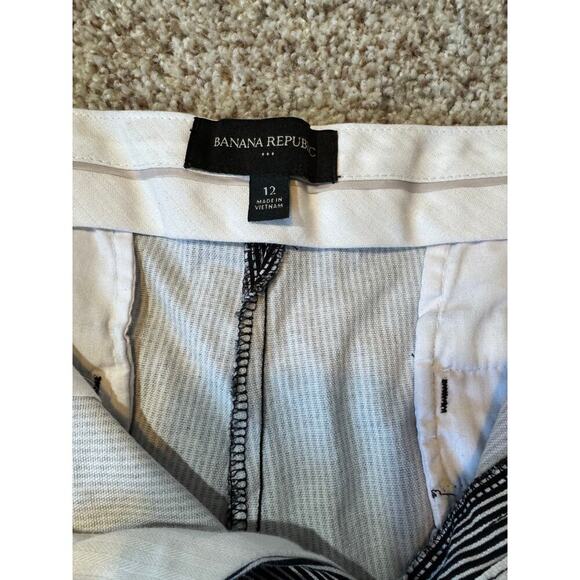 Banana Republic dressy shorts, Women's size 12; Black & White striped - Picture 3 of 5
